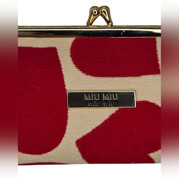 Miu Miu Red Heart Clutch Pochette w/Gold Chain - New - Picture 6 of 7
